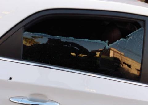 Idosos são baleados após entrarem por engano em comunidade