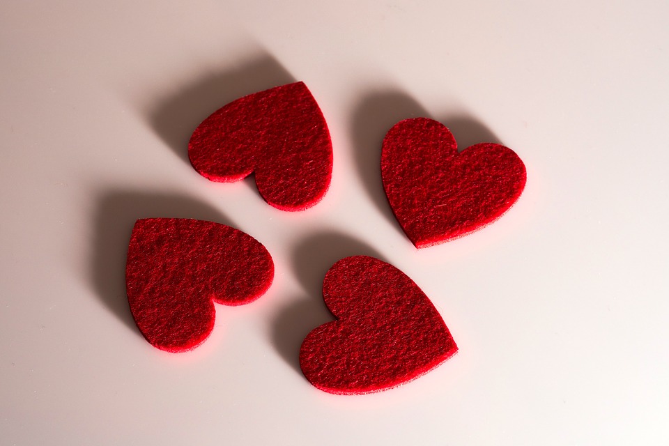 Os três signos que mais ficam obcecados no amor; confira