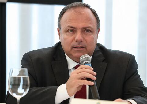 Pazuello diz que vacina de Oxford é a melhor opção até agora