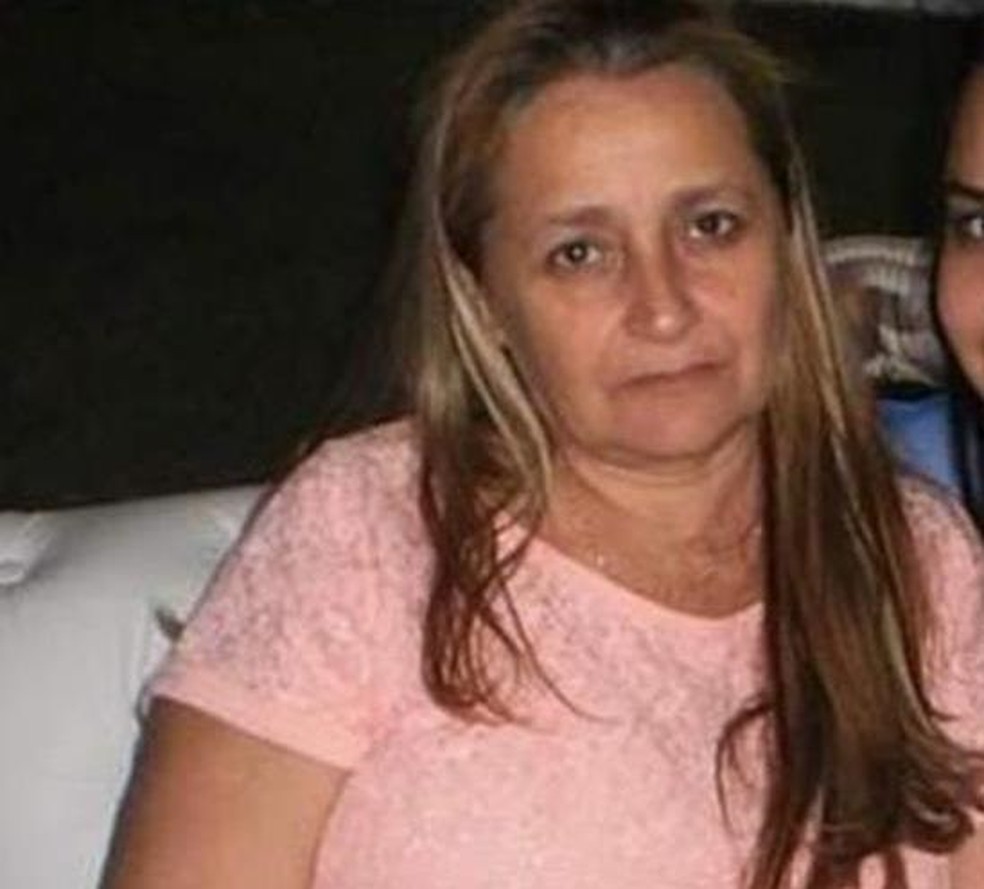 Mãe é morta a tiros ao tentar proteger filho de disparos 