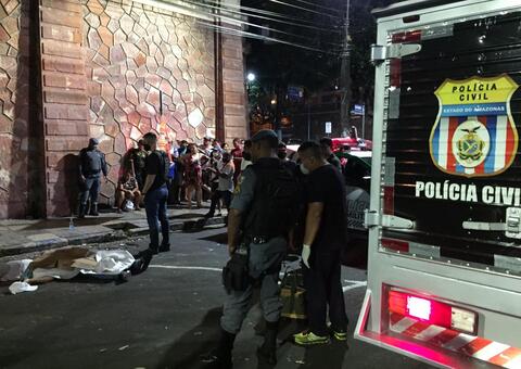 Homem assassinado ao lado do Teatro Amazonas é identificado