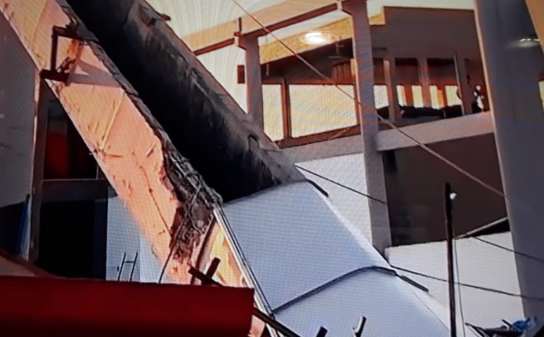 Funcionário fica ferido após estrutura metálica desabar em concessionária de Manaus 