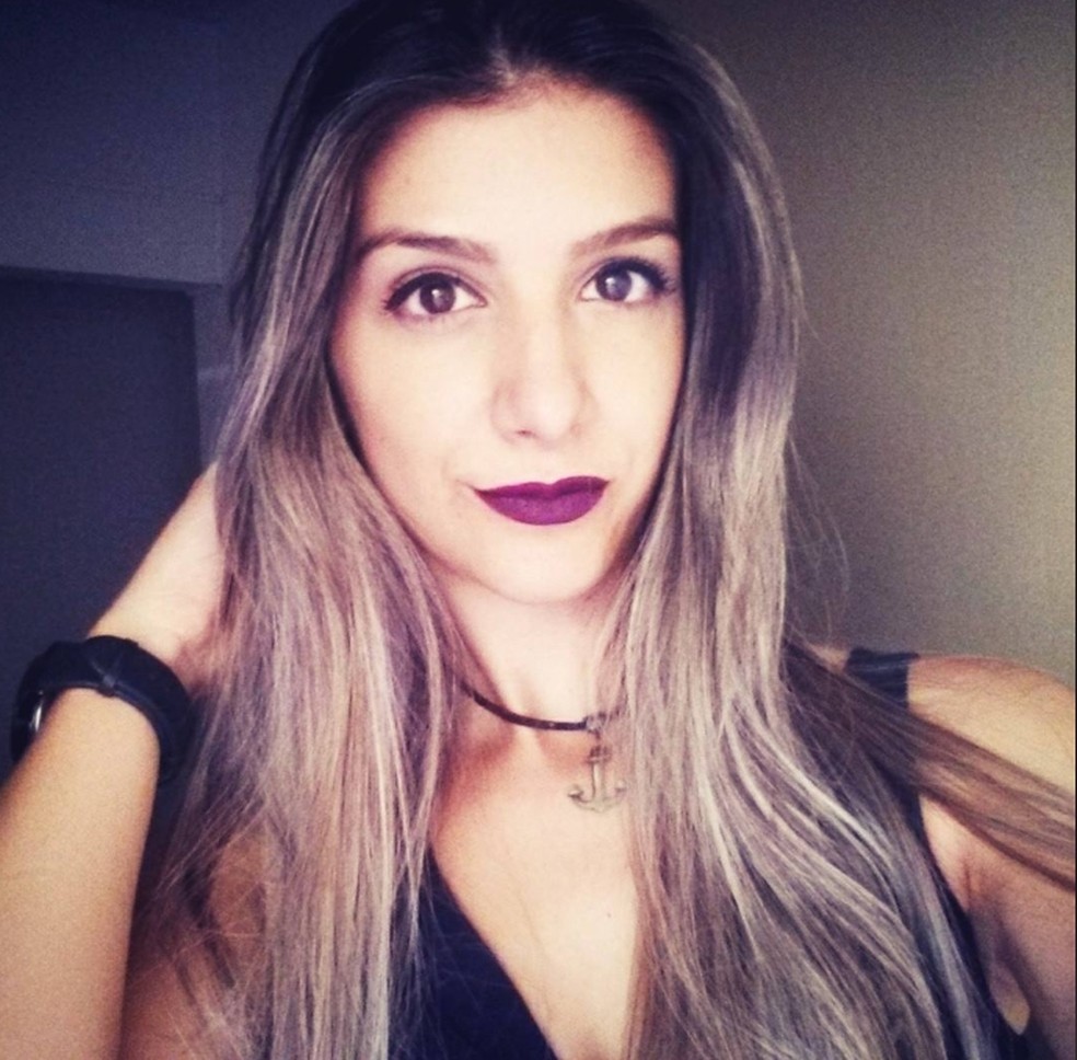 Personal trainer morta na frente da casa da mãe levou 30 facadas pelo corpo