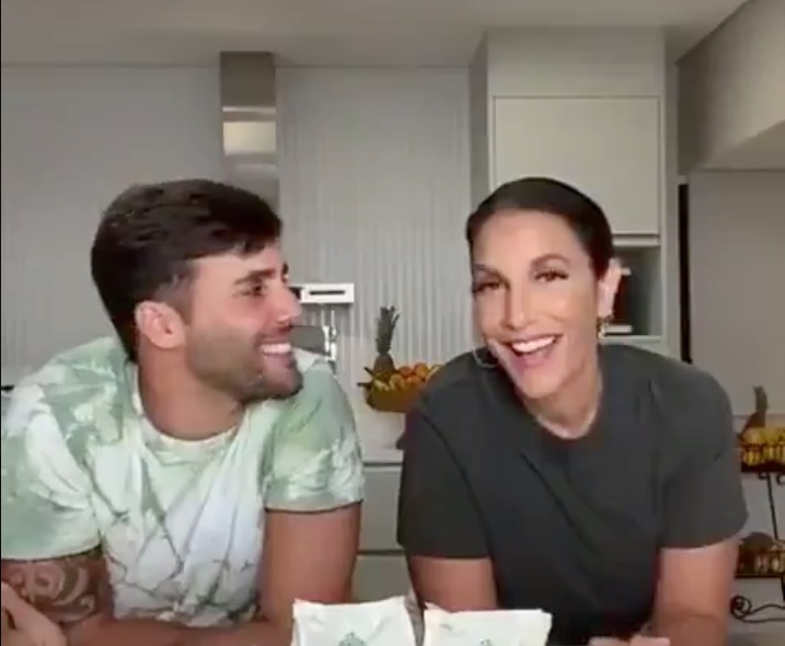Ivete Sangalo e Daniel Cady ‘causam’ com comentários picantes em live 