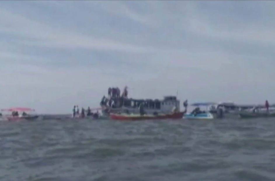 Barco naufraga com 12 pastores no Pará e um corpo é resgatado 