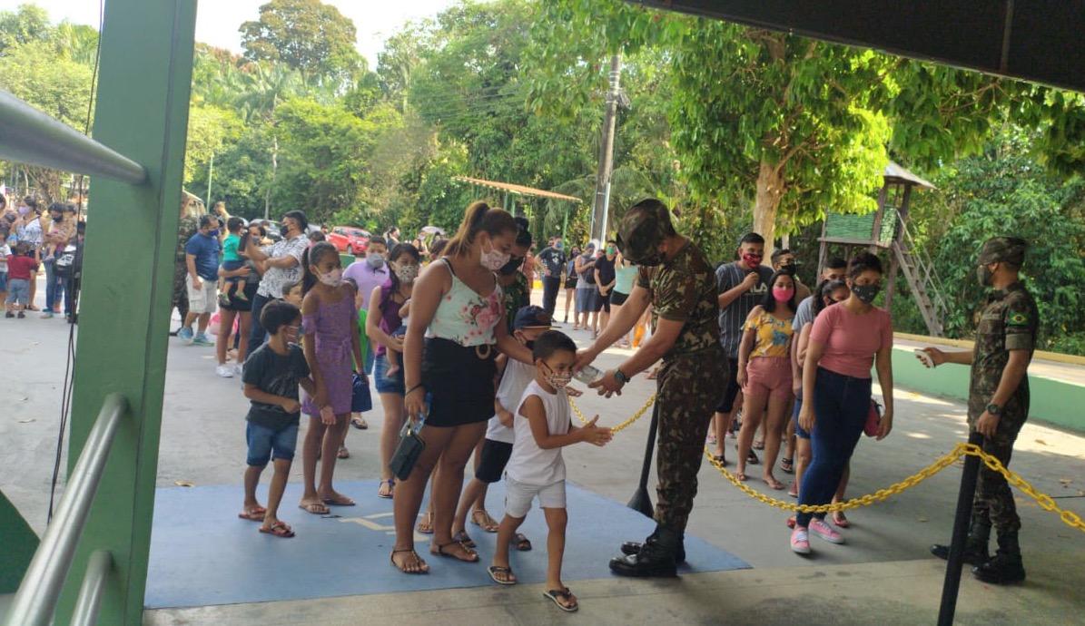 Amazonenses aproveitam entrada gratuita e lotam Cigs neste sábado; veja vídeo