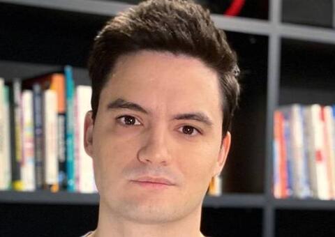 Felipe Neto revela que faz tratamento para corrigir a baixa produção de testosterona