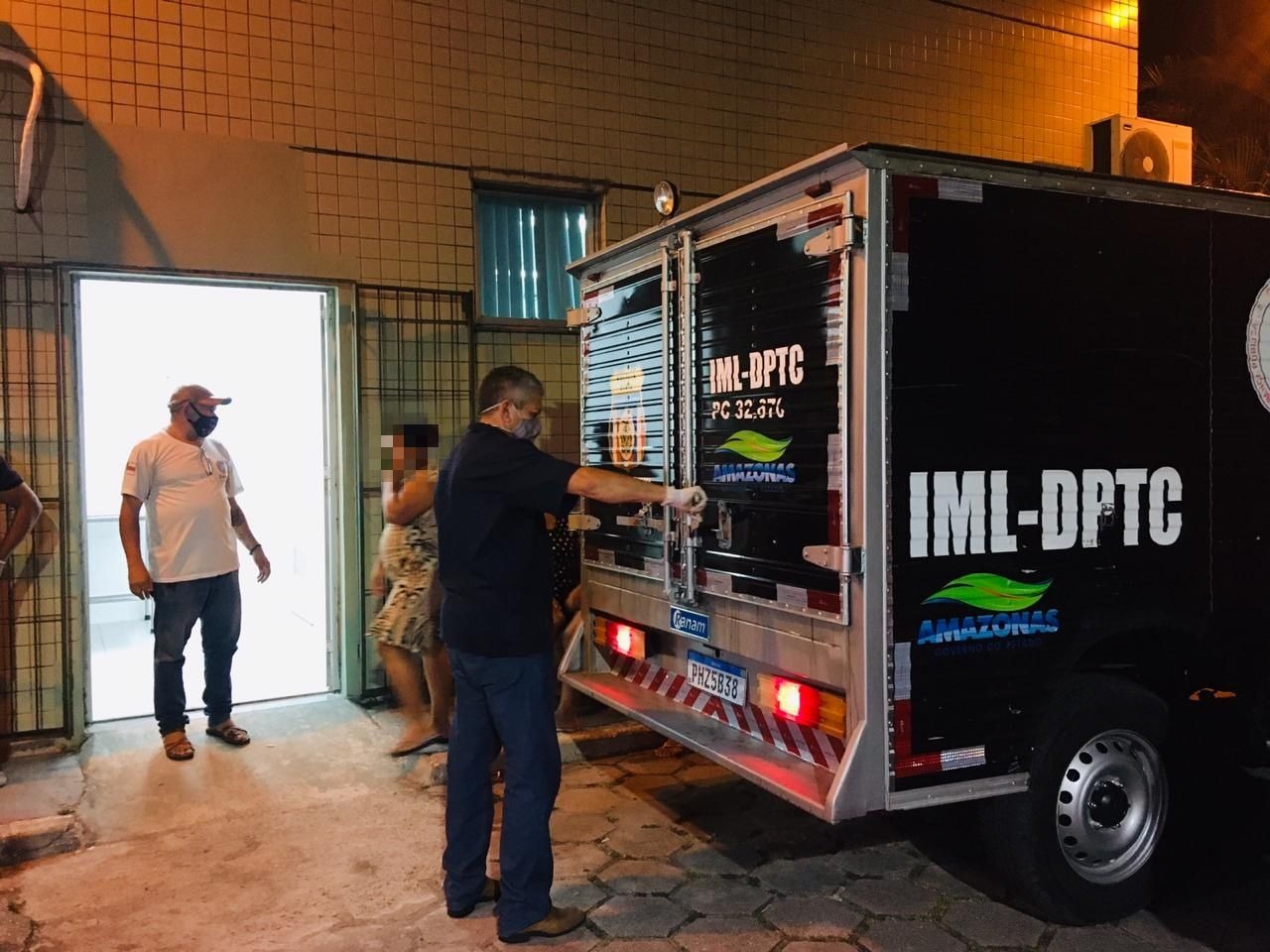 Homem é esfaqueado no pescoço em campo de futebol em Manaus 