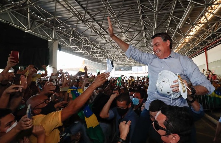 Bolsonaro causa alvoroço em inauguração de termoelétrica em Sergipe