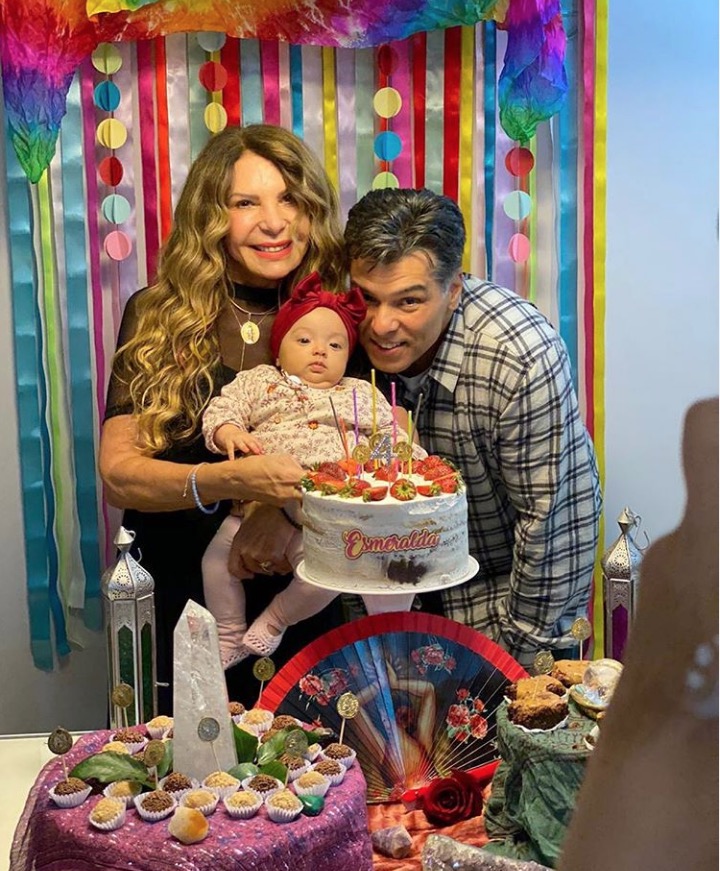 Elba Ramalho e Maurício Mattar comemoram 4 meses da neta