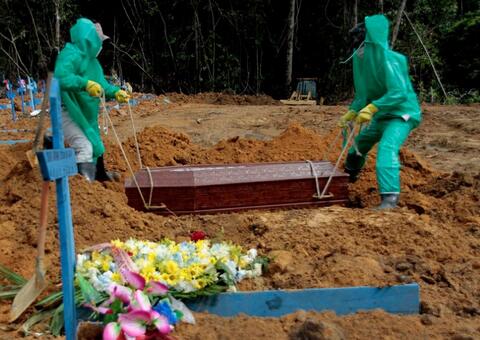 Manaus tem aumento de óbitos diários e pode ter subnotificações da Covid-19