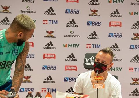 'Meu coração vai ficar aqui', diz Rafinha ao se despedir do Flamengo