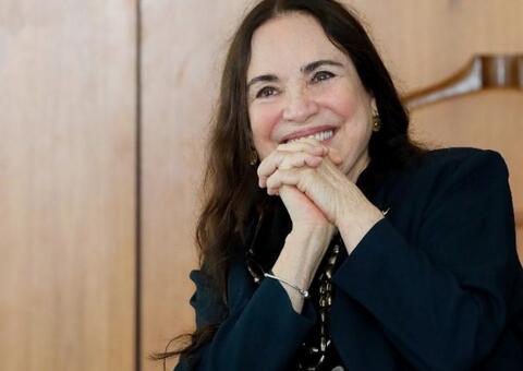 Regina Duarte pede ajuda a Glória Perez para voltar à Globo