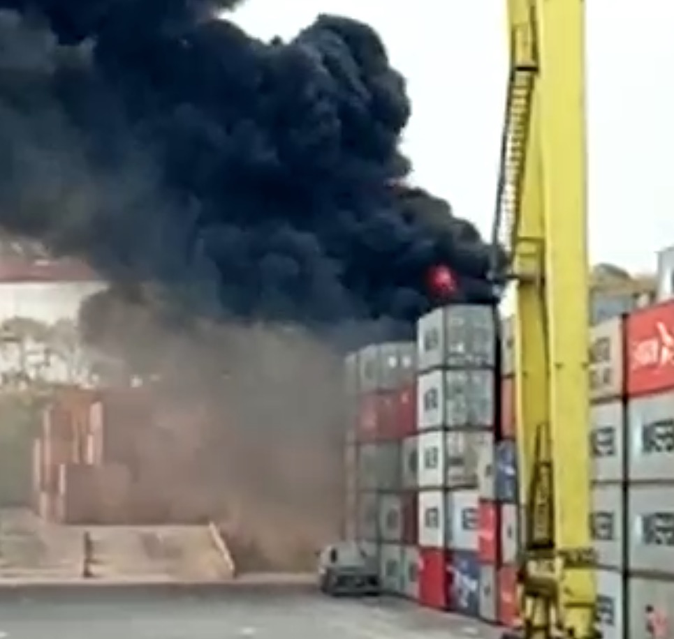 Vídeo: Trabalhador descreve cenário de destruição no Porto Chibatão