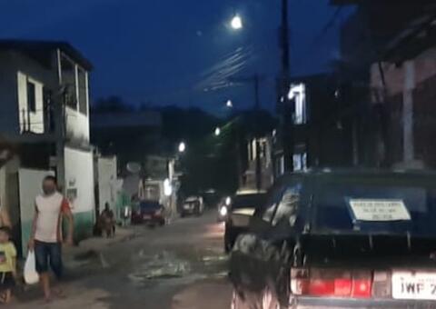 Homem morre com tiro na cabeça em frente de bar em Manaus