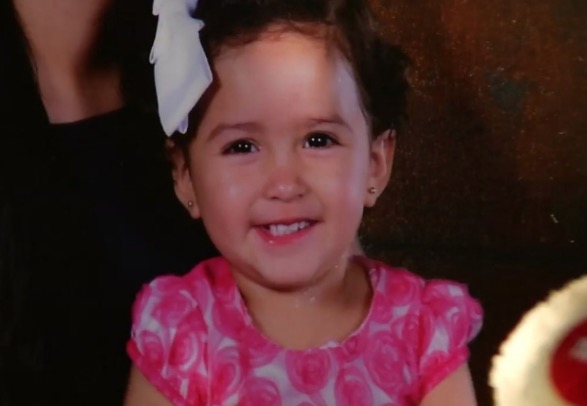 Mulher diz que viu fantasma de filha e mostra imagens