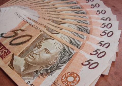 Governo estuda MP para auxílio emergencial com valor abaixo de R$ 600