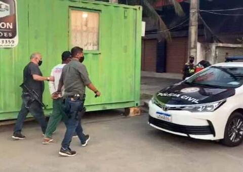 Idoso é preso ao ser flagrado obrigando neta a fazer sexo oral nele