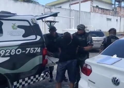 Suposto pistoleiro do CV é preso caminhando com pistola em Manaus 