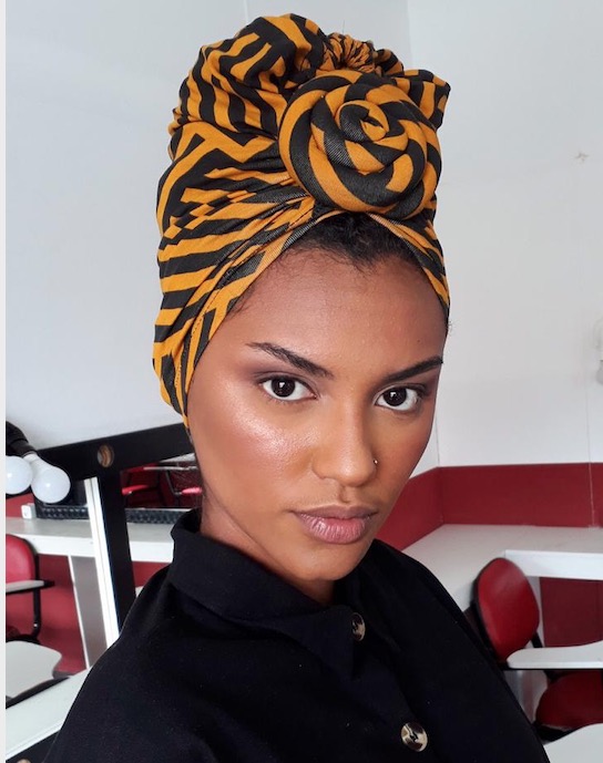 Modelo Cassiane Barbosa faz Live com maquiadora especialista em Pele Negra