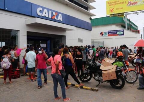 Lei obriga agências bancárias a distribuir álcool em gel em Manaus