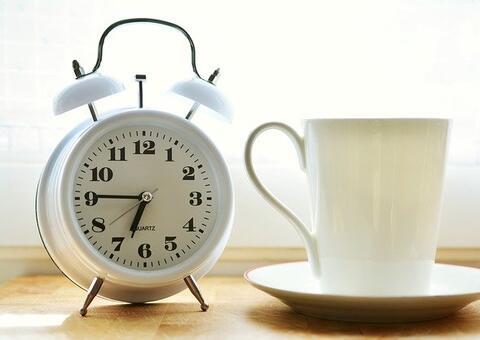 Hábitos para evitar ao acordar; saiba quais