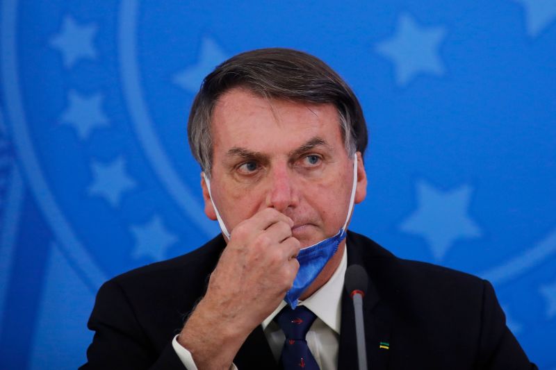 Congresso derruba veto de Bolsonaro que desobrigava uso de máscara