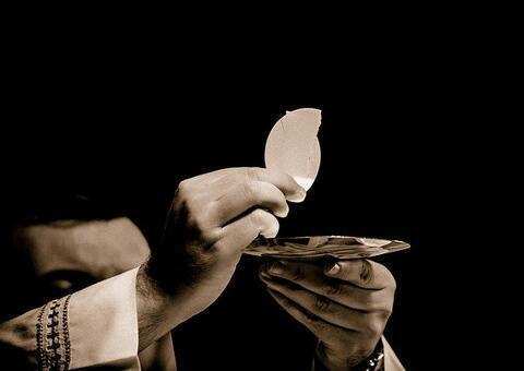 Padre é preso por desvio milionário de doações de fiéis 