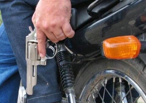 Mulher é baleada por falso mototaxista ao reagir a assalto no Amazonas