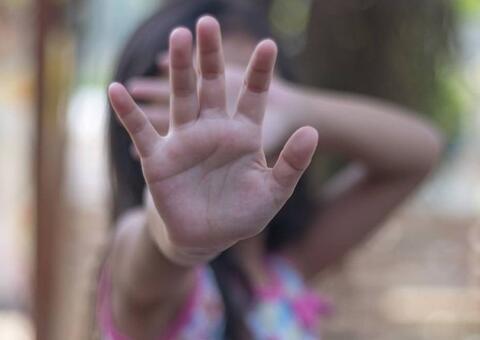 Menina de 10 anos estuprada pelo tio ganha nova identidade