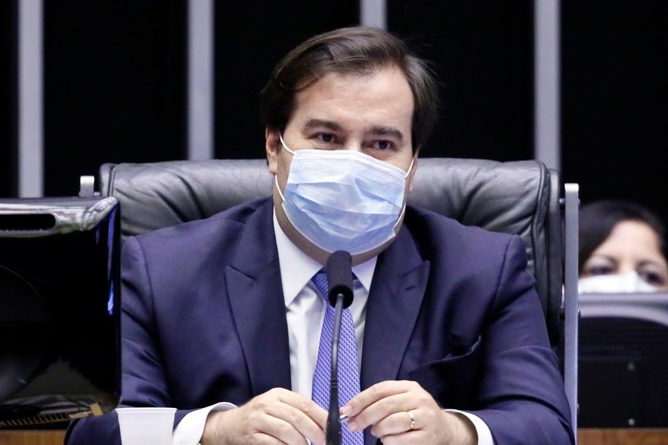 Maia defende manutenção de veto que impede reajuste a servidores