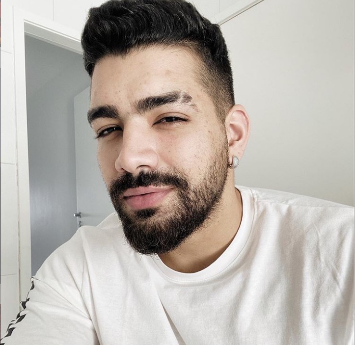 Dilsinho mostra vídeo malhando e volume balançando chama atenção; vídeo