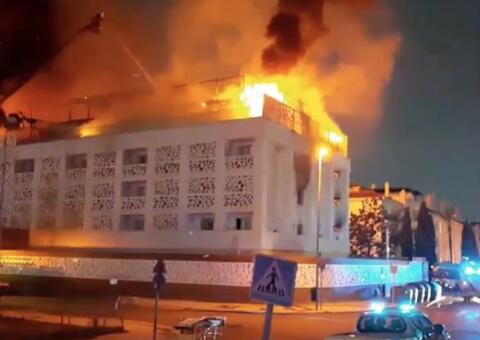 Incêndio em hotel de celebridades deixa um morto e 10 feridos na Espanha