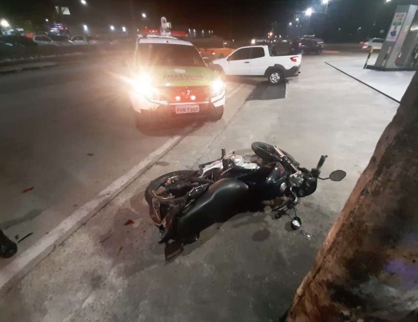 Dupla é presa após fazer arrastões e desabar de moto durante fuga em Manaus