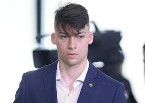 Ex-mulher de Bolsonaro diz que filho está curado da Covid-19: 'cloroquina'