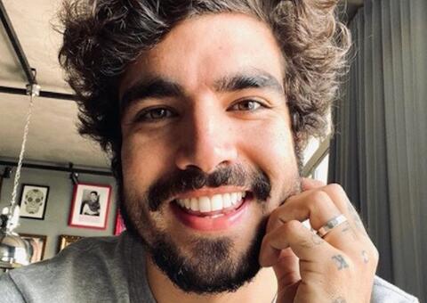 Caio Castro exibe closet e deixa seguidores babando
