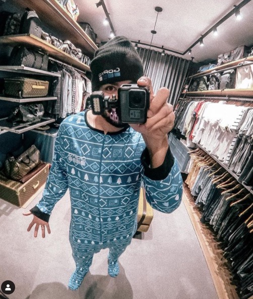 Caio Castro exibe closet e deixa seguidores babando