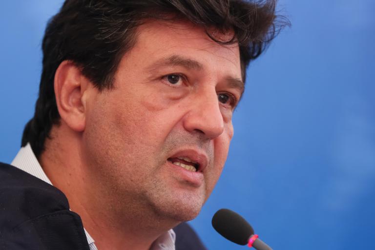 Ex-ministro Mandetta vira alvo de ataques bolsonaristas nas redes sociais