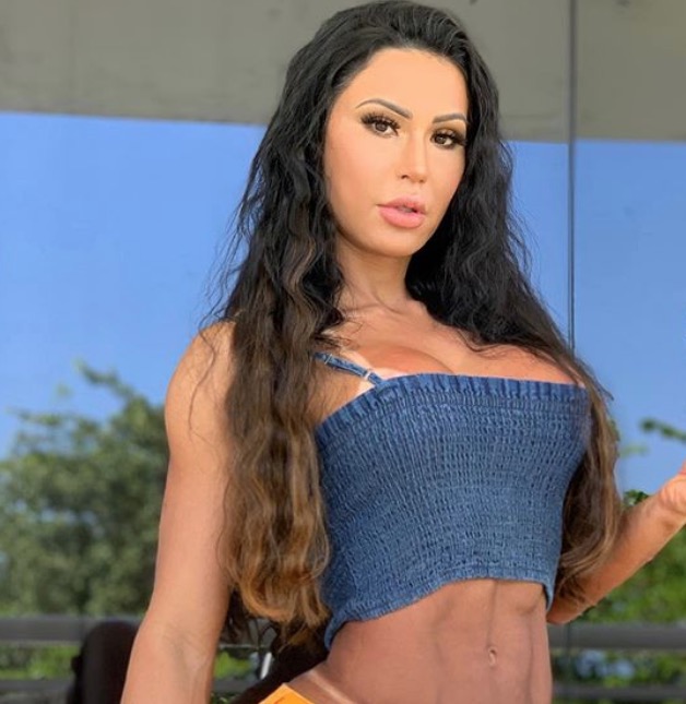 Gracyanne Barbosa revela que pai está com câncer