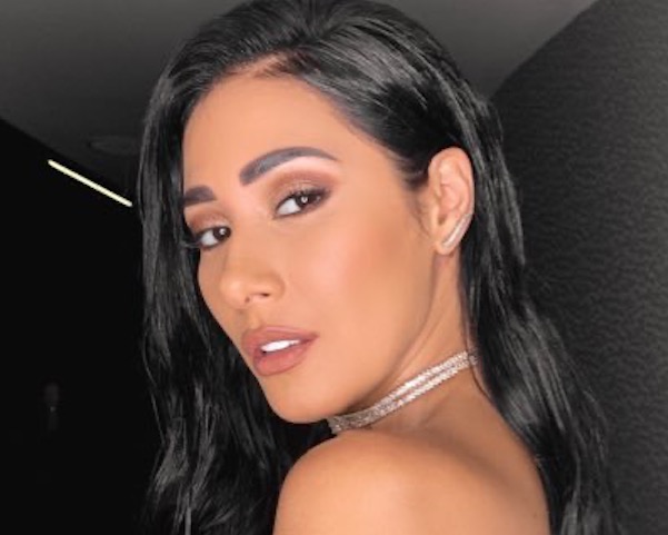 Simaria testa positivo para coronavírus e se isola da família 