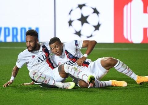 'Entre Neymar e Mbappé, contrataria o francês', diz Ronaldo