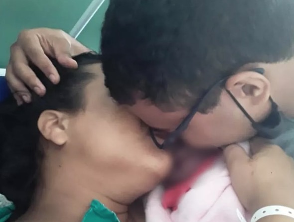 Bebê nasce morta após maternidade não ter anestesista para o parto