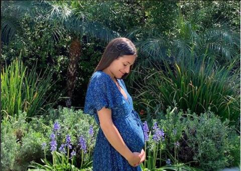 Atriz de 'Glee', Lea Michele dá à luz ao primeiro filho