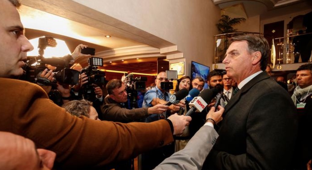 Em evento pró-cloroquina, Bolsonaro diz que jornalista 'bundão' tem mais chance de morrer de coronavírus