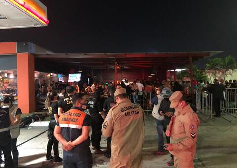 Oito bares com aglomeração são fechados durante fiscalização em Manaus