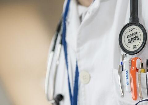 Mais de 250 mil profissionais da saúde foram diagnosticados com Covid-19