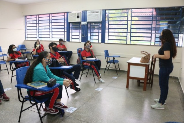 Secretaria informa que aulas do ensino médio não foram suspensas em Manaus