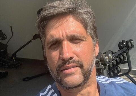 Em foto rara, Léo Chaves surge com os três filhos e encanta seguidores