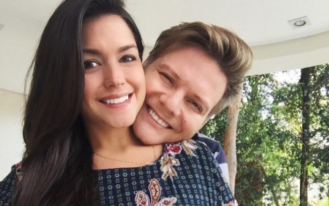 Thais Fersoza dá detalhes de momentos íntimos com Teló: 'delícia de manhã'