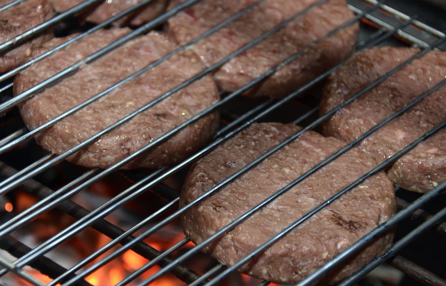 Nacer faz Festival de Hambúrguer drive-thru para arrecadar fundos